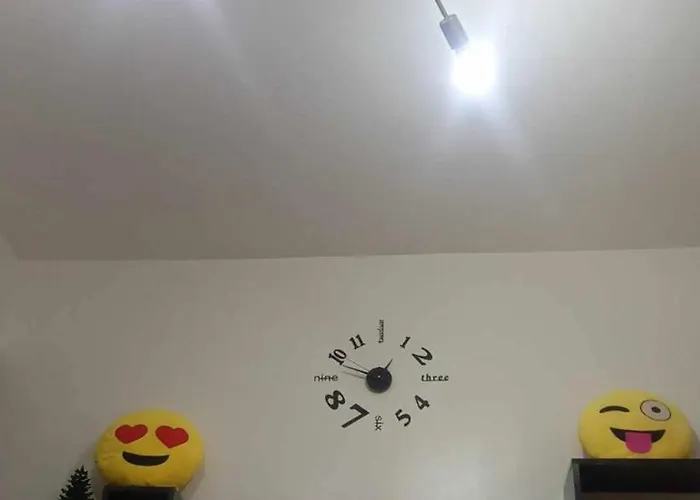 Comfy 1 Bedroom With Netflix & Free Wifi - Trees Residences * Manila
