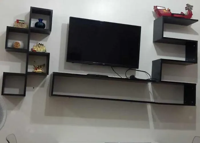 Comfy 1 Bedroom With Netflix & Free Wifi - Trees Residences * Manila