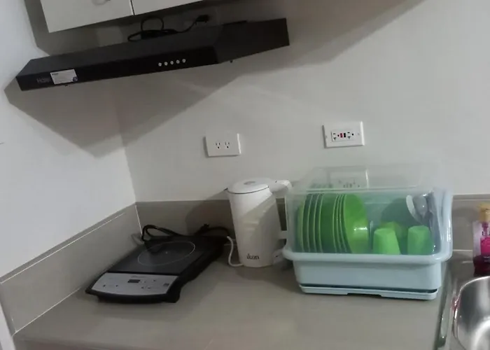 Comfy 1 Bedroom With Netflix & Free Wifi - Trees Residences * Manila