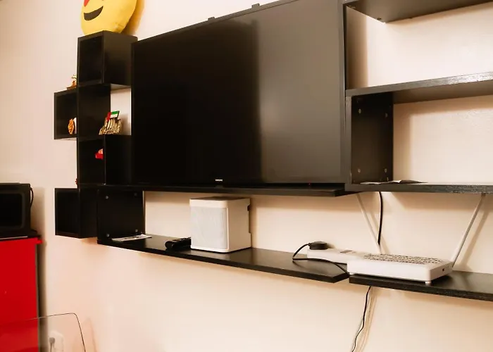 Comfy 1 Bedroom With Netflix & Free Wifi - Trees Residences *